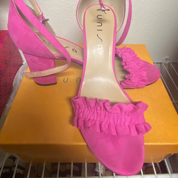 Pretty N PINK - Picture 1 of 6